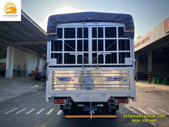 Xe Tải Hino 5 Tấn thùng dài 5m7 - Mua xe tải Hino XZU730L trả trước 160 triệu