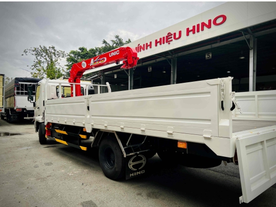 XE TẢI HINO 6 TẤN GẮN CẨU UNIC URV374 THÙNG DÀI 6 MÉT