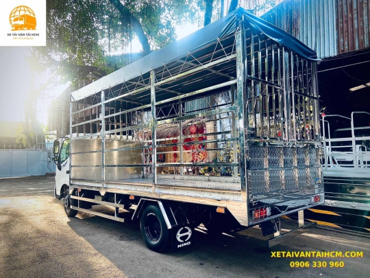 Xe Hino 3T5 thùng gia cầm 196 lồng | Xe Hino chở gà vịt 3T5 196 lồng