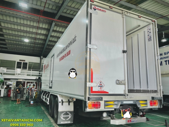 Xe Tải Hino 15 Tấn Thùng Đông Lạnh Máy Lạnh Hwasung Thermal HT-70WD