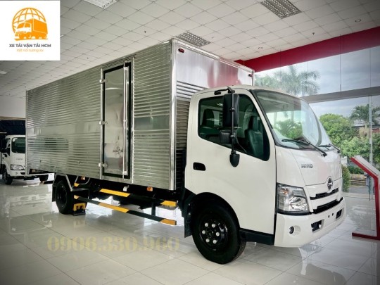 XE TẢI HINO 300 THÙNG KÍN 5 TẤN