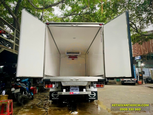 Xe Tải Hino 3T5 Thùng Đông Lạnh Mới Nhất | Xe Tải Vận Tải HCM