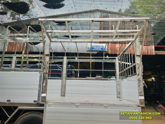 Xe Hino 8 tấn thùng dài 7m3 vỉ mở