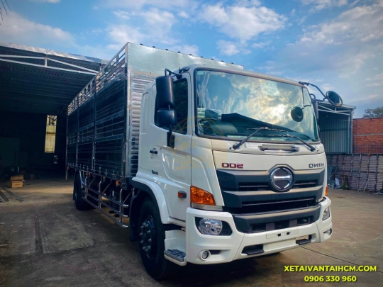 Xe tải Hino FG8JP7A 8 tấn thùng ngắn chở heo