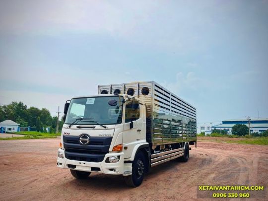 Xe tải Hino 8 tấn FG8JT7A thùng chở heo có hệ thống làm mát