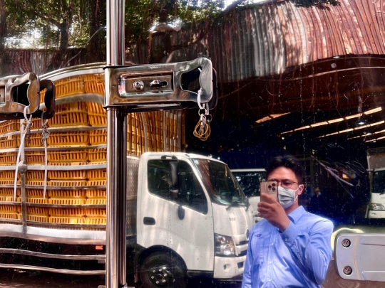 Xe tải Hino 5 tấn chuyên chở gia cầm 256 lồng  – Sự lựa chọn tuyệt vời cho doanh nghiệp của bạn