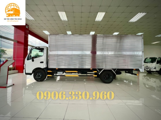 XE TẢI HINO 300 THÙNG KÍN 5 TẤN
