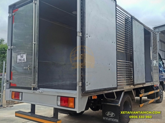 ​​​​​​​XE TẢI HYUNDAI NEW MIGHTY 75S THÙNG KÍN