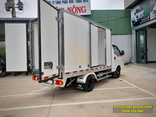 ​​​​​​​XE TẢI HYUNDAI H150 THÙNG BẢO ÔN