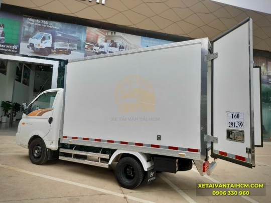 ​​​​​​​XE TẢI HYUNDAI H150 THÙNG BẢO ÔN
