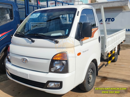 ​​​​​​​XE TẢI HYUNDAI H150 THÙNG LỬNG