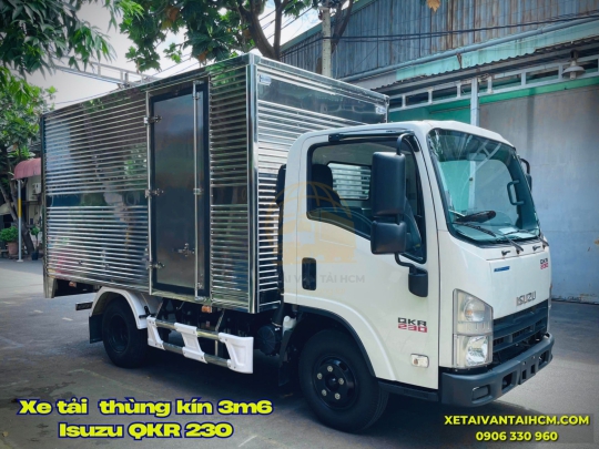 Xe tải Isuzu 1 tấn 9 thùng kín inox thùng dài 3m6 - Isuzu 1 tấn 9 thùng kín dài 3m6