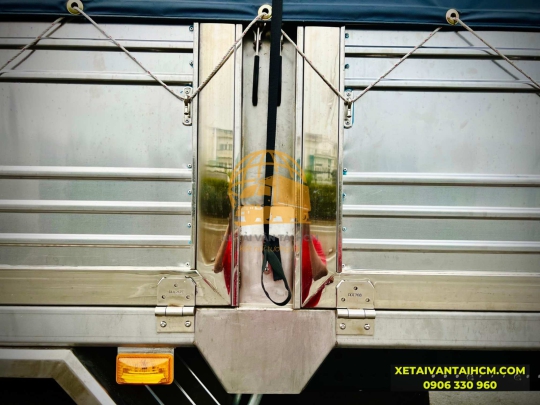  Xe tải Hino 15 tấn 2 cầu thật thùng mui bạt Full inox 9m4