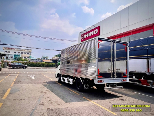 XE TẢI HINO 2.5 TẤN THÙNG KÍN | GIÁ XE TẢI HINO 2.5 TẤN THÙNG KÍN MỚI NHẤT