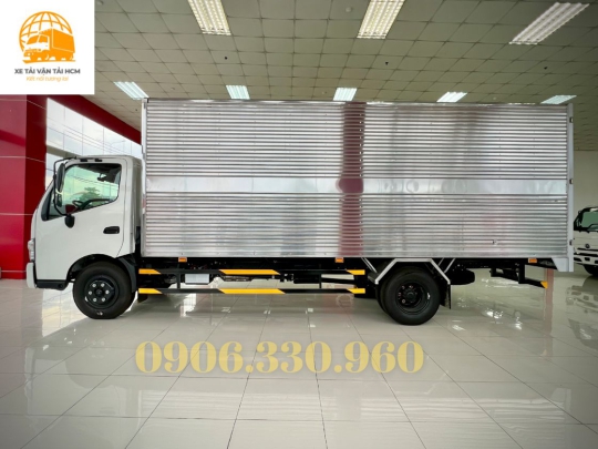 XE TẢI HINO 300 THÙNG KÍN 5 TẤN