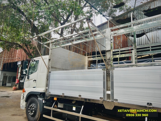Xe Hino 8 tấn thùng dài 7m3 vỉ mở