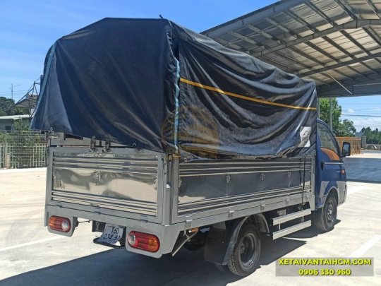 XE TẢI HYUNDAI H150 THÙNG MUI BẠT (3 BỬNG)