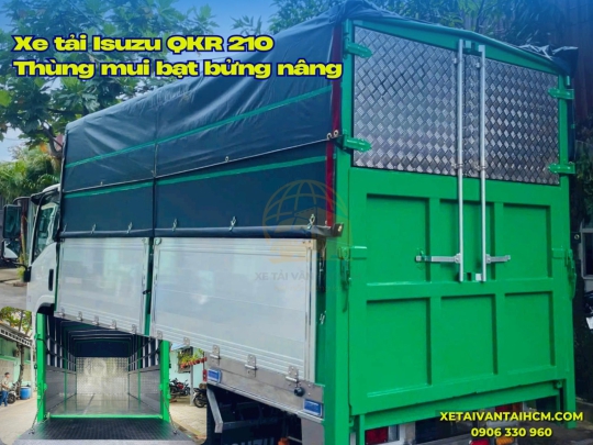 Xe tải Isuzu QKR 210 thùng mui bạt bửng nâng - Isuzu QKR 210 thùng mui bạt gắn bửng nâng hạ
